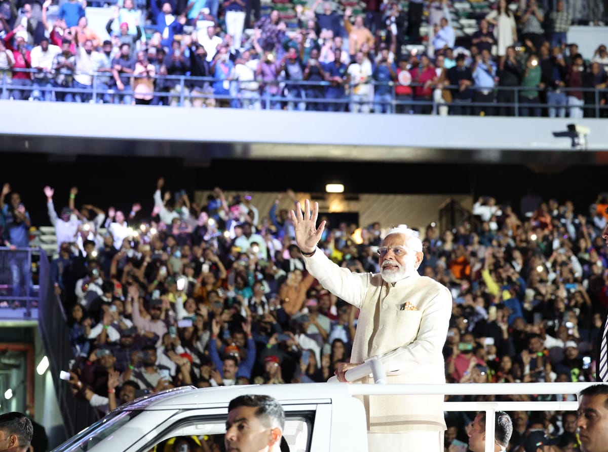 Prime Minister Narendra Modi addressing the Indian community in the UAE (MEA Photo Gallery/Flickr)