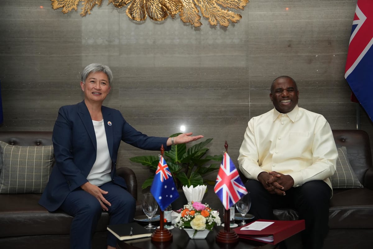 Australia’a Foreign Minister Penny Wong meets her UK counterpart David Lammy at the ASEAN Foreign Ministers meeting in Laos, 25 July (Nacho Santana/FCDO/Flickr)