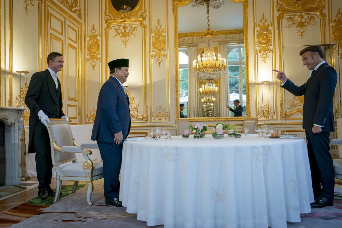 Meeting with French President Emmanuel Macron on 30 July (Laurent Blevennec/Présidence de la République)