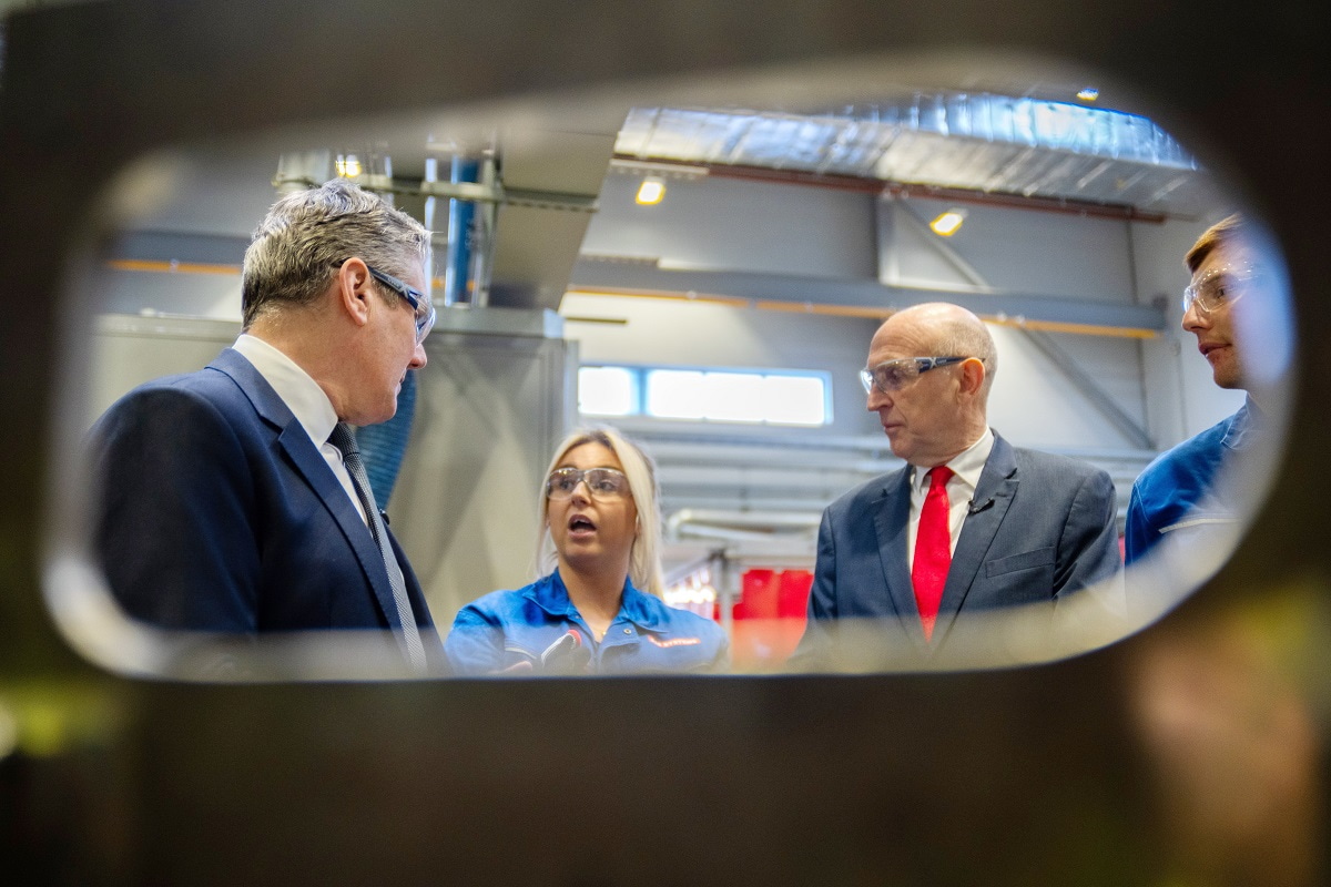 Then UK Labour leader Keir Starmer (L) and John Healey, Shadow Defence Secretary, visit BAE Systems in Barrow to confirm the party’s commitment to nuclear deterrence,  12 April 2024 (Keir Starmer/Flickr)