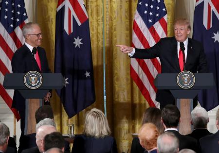 Malcolm Turnbull makes a call to global leaders with advice on Trump