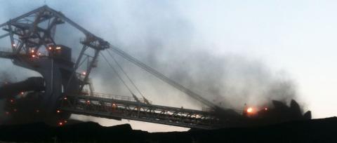 Coal loader, Newcastle, Australia. (Image by NSW Coal Terminal Action Group/Flickr)